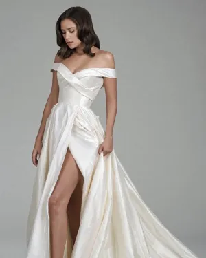 2018 Ivory Wedding Dresses A-Line Off The Shoulder Taffeta Bridal Gowns Split Side