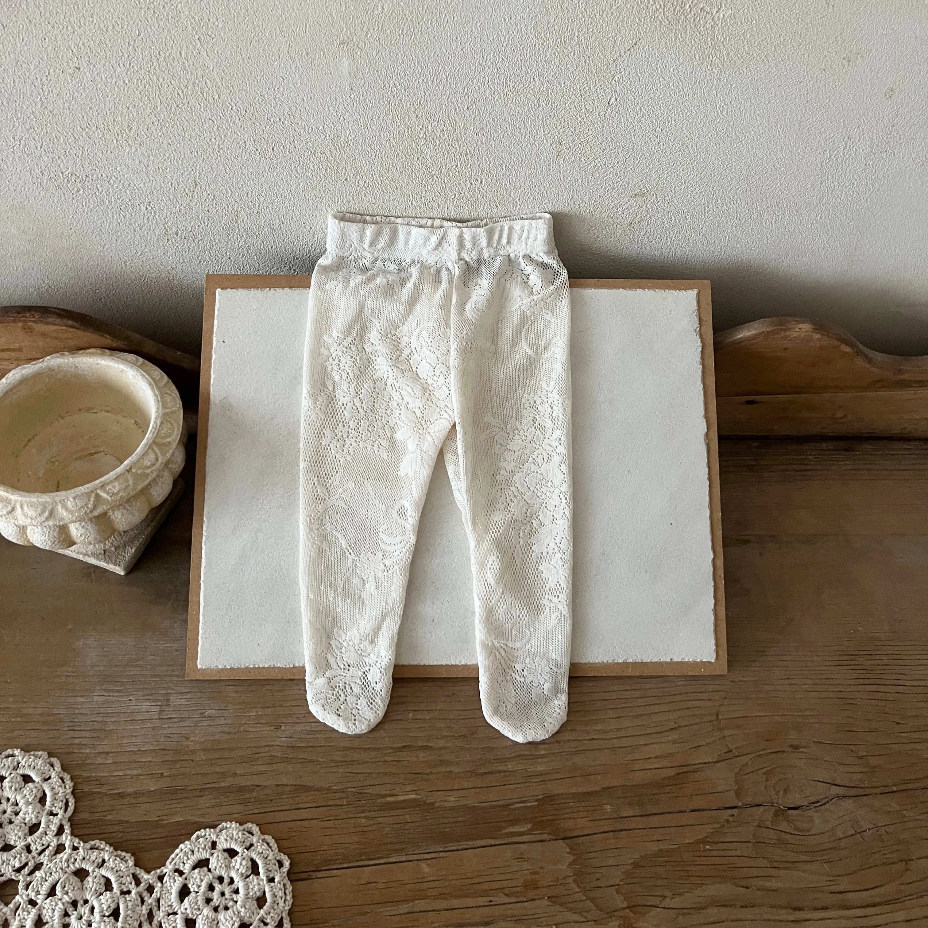 Baby Pretty in Lace Leggings with Foot-Cream