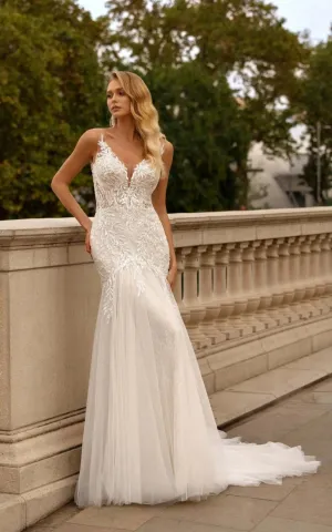 Beach Sexy Mermaid Boho Lace Fitted Wedding Dress Sparkly Sexy Elopement Plunging Strap Backless Bridal Gown