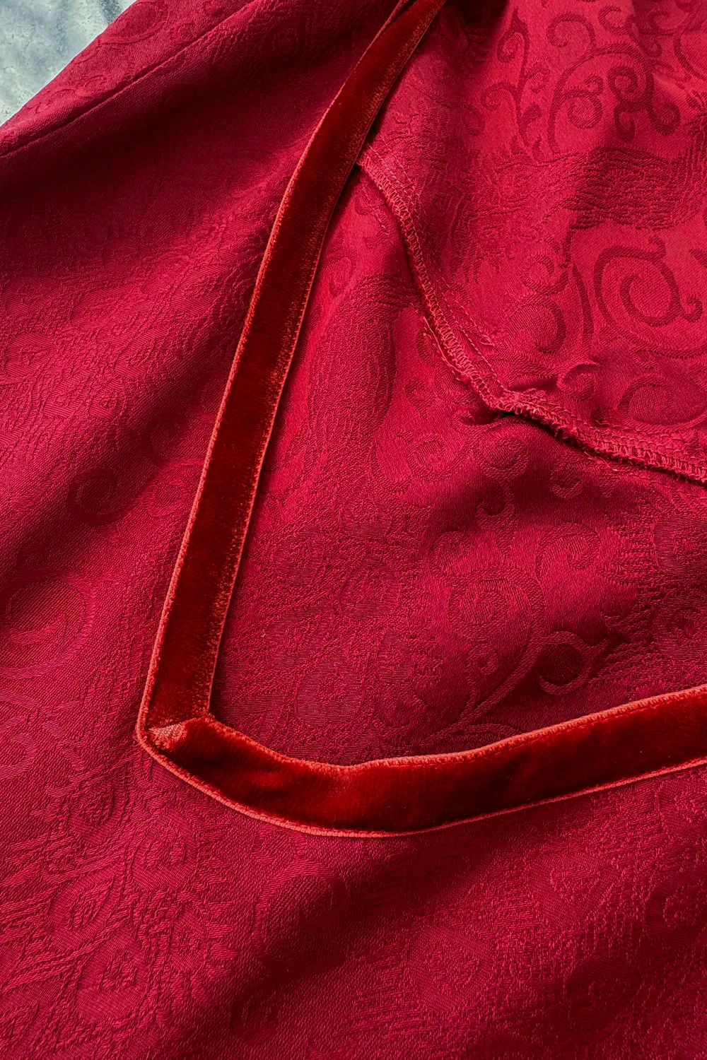 Exquisite Fall 1999 John Galliano Deep Red Bias Cut Patterned Silk Backless Dress w Velvet Ribbon Details