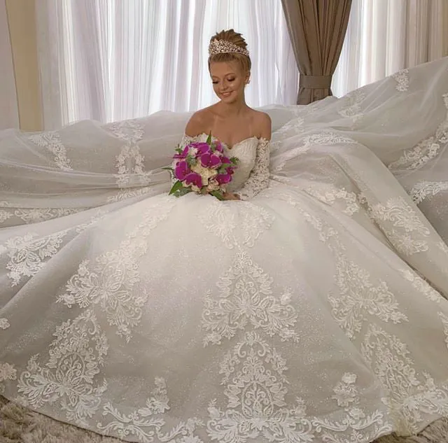 Gorgeous Lace Wedding Dress Full Sleeve Appliques Special Off The Shoulder Bridal Gown