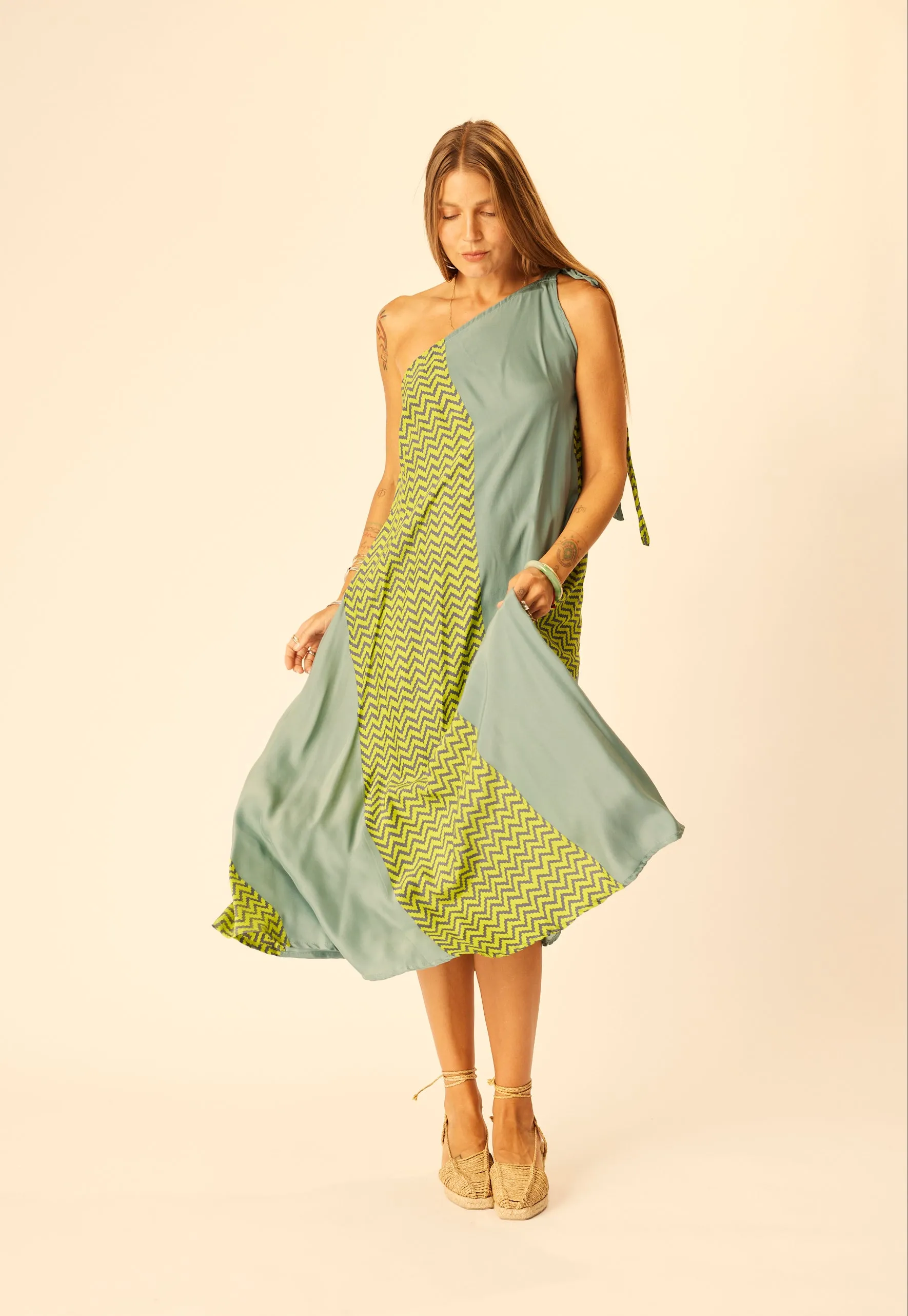 LOLA DRESS