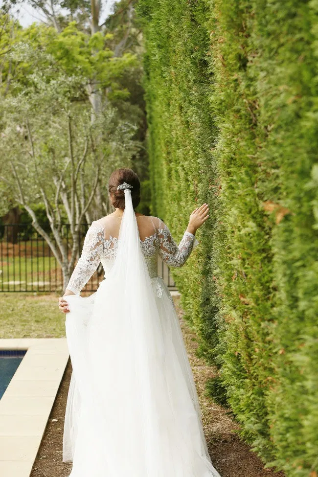 Modest Delicate Long Sleeves A Line Ivory Lace Tulle Plus Size Wedding Dresses For Bride