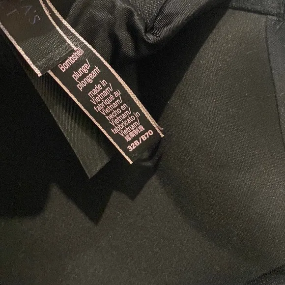 NWOT! Victoria's Secret Fashion Show '24 Women's Bombshell Add-2-Cups