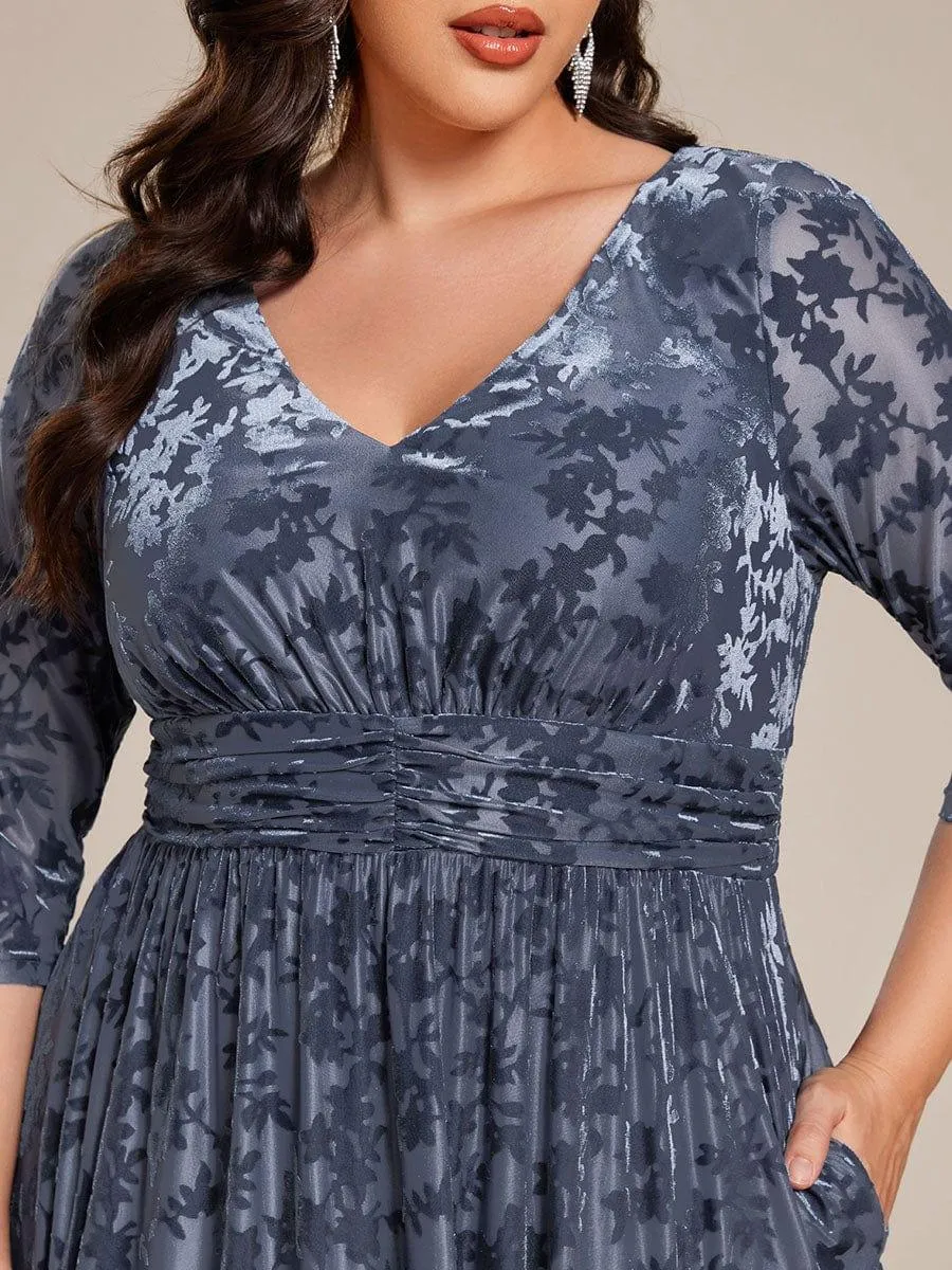 Robe d'invitée de mariage plissée à manches 3/4 en velours fleuri