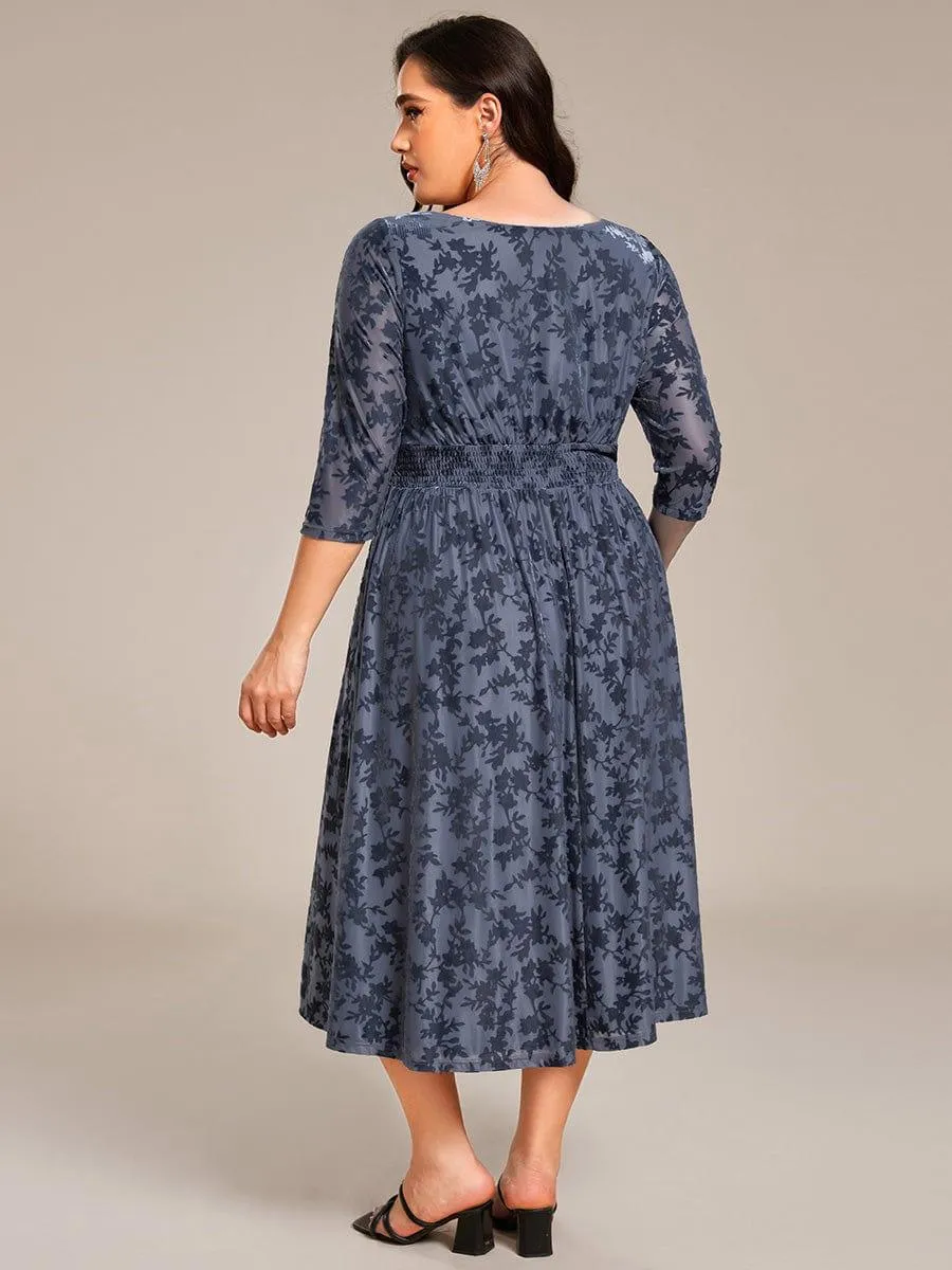 Robe d'invitée de mariage plissée à manches 3/4 en velours fleuri