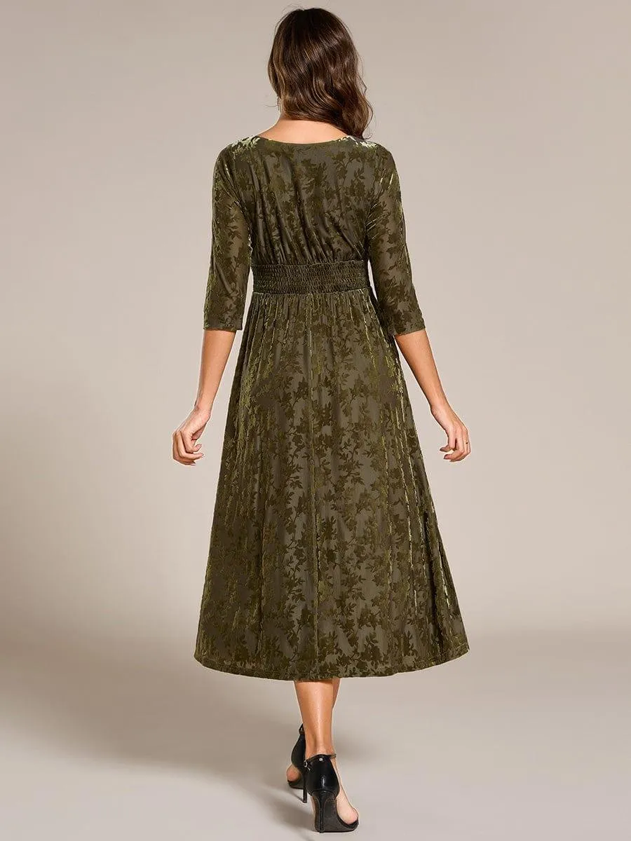 Robe d'invitée de mariage plissée à manches 3/4 en velours fleuri