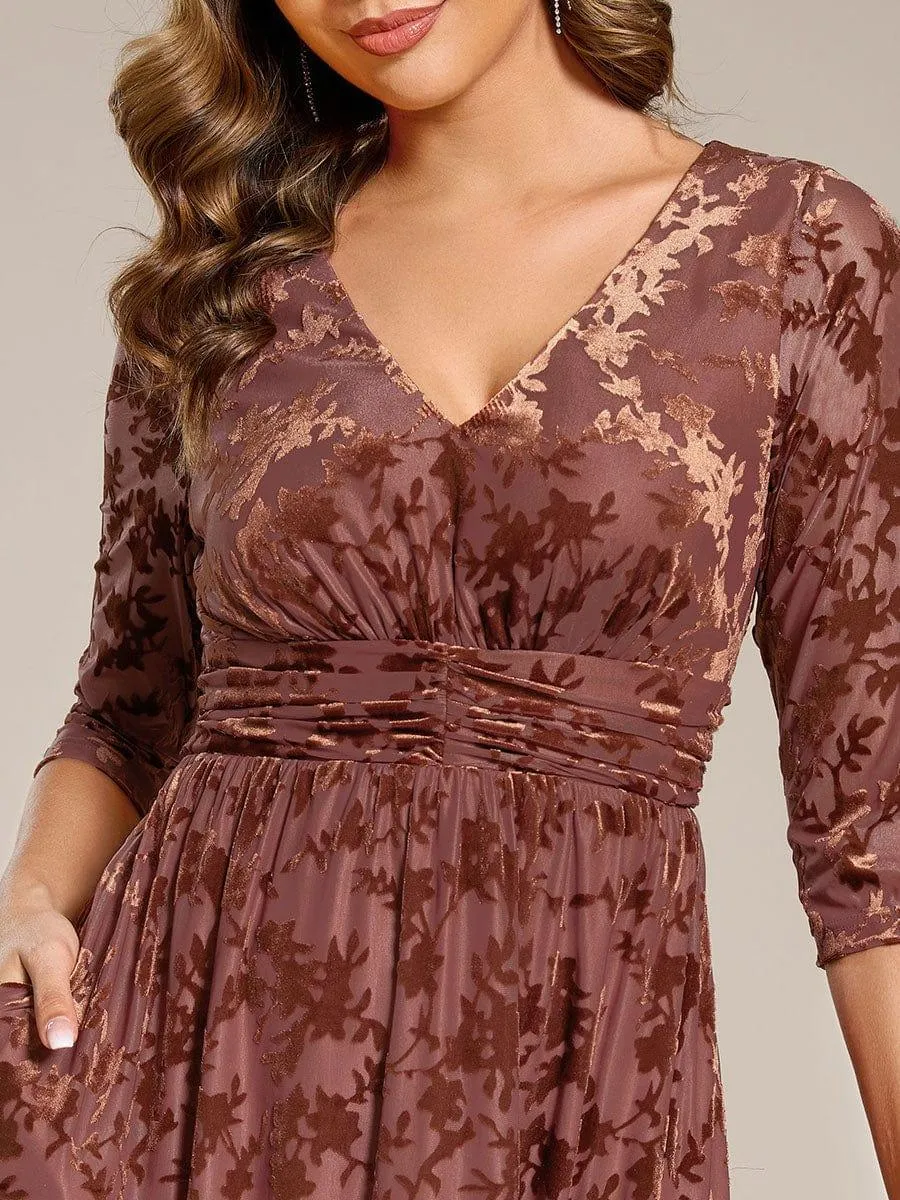 Robe d'invitée de mariage plissée à manches 3/4 en velours fleuri