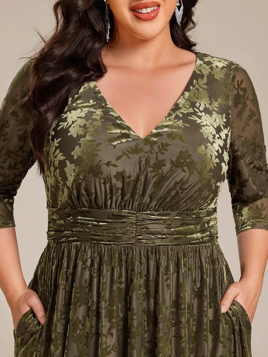 Robe d'invitée de mariage plissée à manches 3/4 en velours fleuri