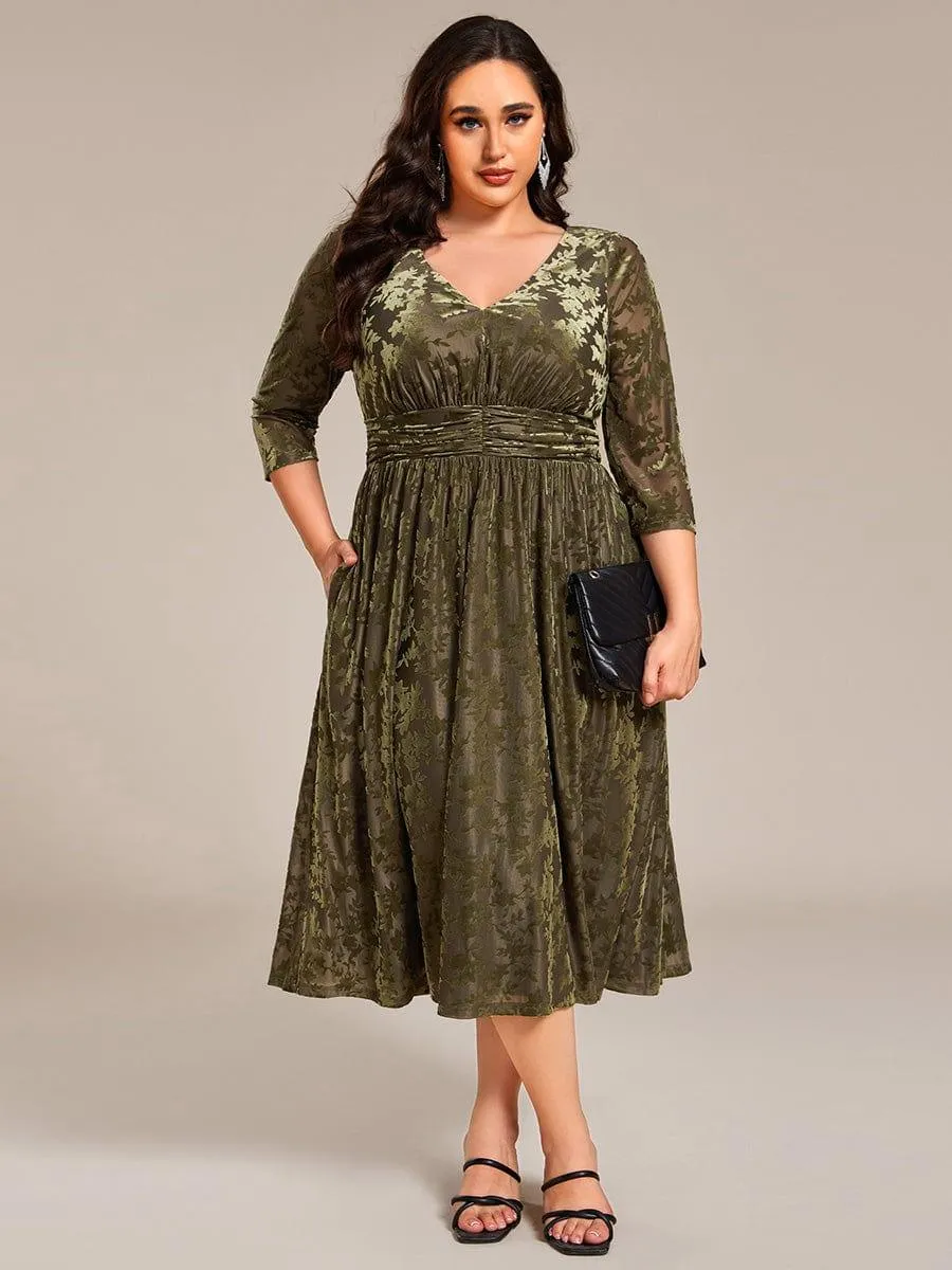 Robe d'invitée de mariage plissée à manches 3/4 en velours fleuri