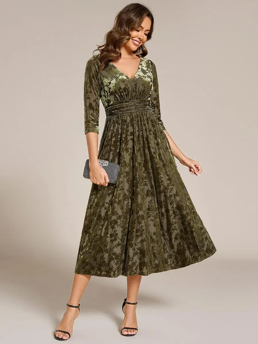 Robe d'invitée de mariage plissée à manches 3/4 en velours fleuri