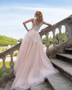 Romantic Lace Wedding Dresses Appliques  V-Neck Elegant A-line Champagne Tulle Bridal Gowns
