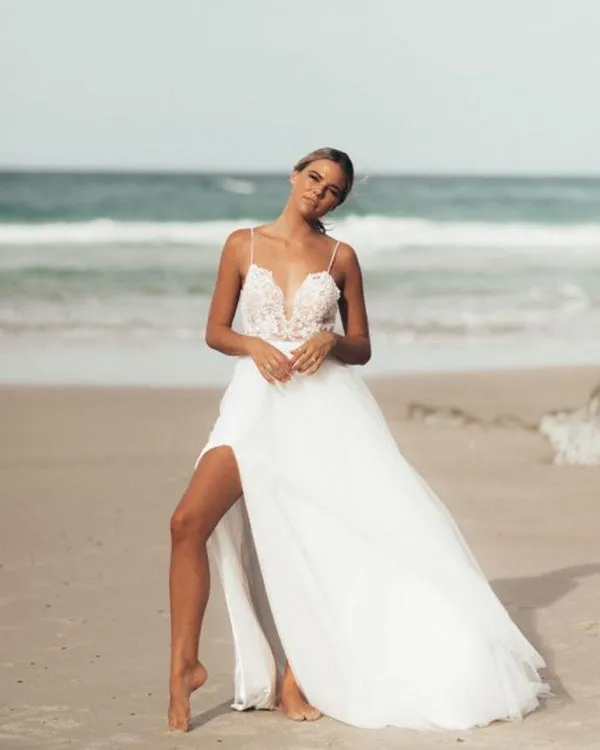 Sexy Beach Wedding Dresses Spaghetti Straps Unique Lace Appliques V-Neck Bridal Dress Split Side