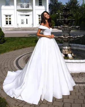 Sexy Off The Shoulder Wedding Dresses 2019 Cap Sleeve Satin Bridal Wedding Dress Ball Gowns Ruffles