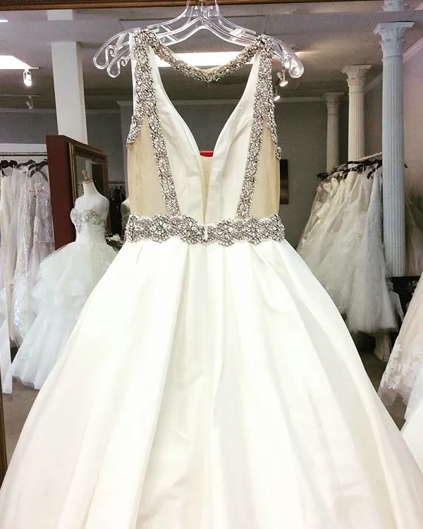 Sexy Satin Wedding Dresses with Beaded Belt Sexy New V-Neck Bridal Gowns Open Back