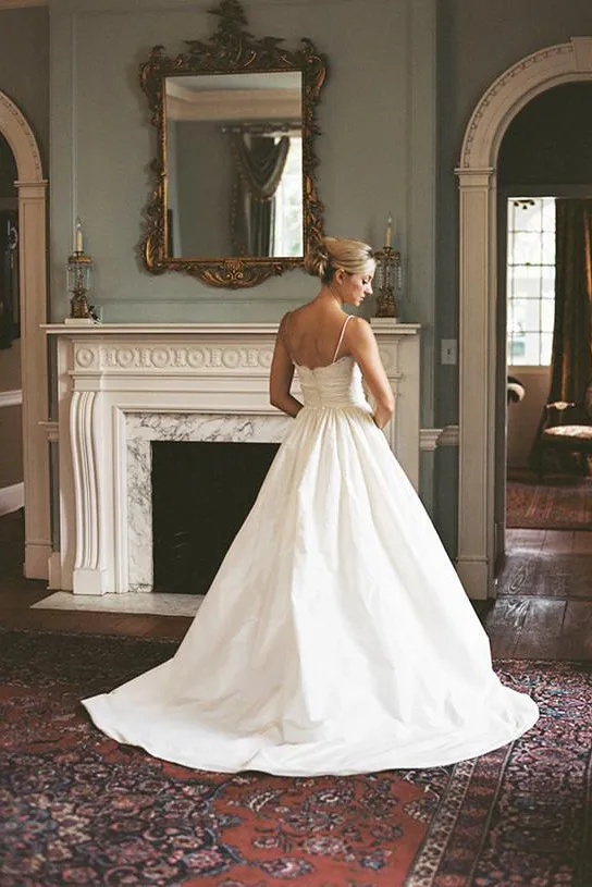Sexy Spaghetti Straps Taffeta Sleeveless Beach Wedding Dresses Bridal Gown OHD128