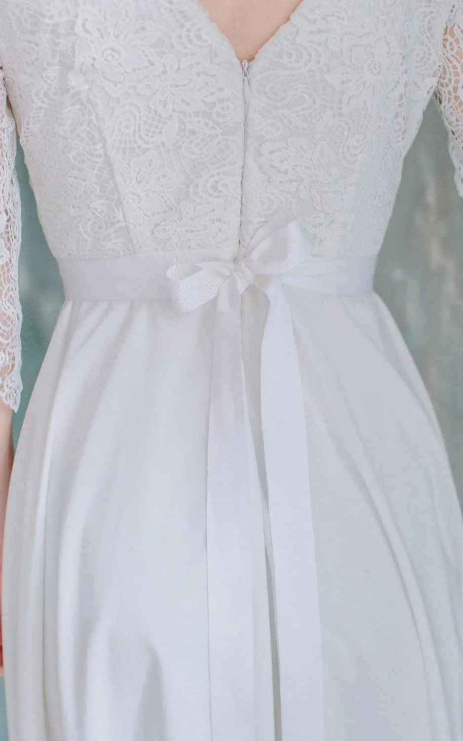 Sheath Half Sleeve Lace Vintage Style Dress With Low-V Back-711641