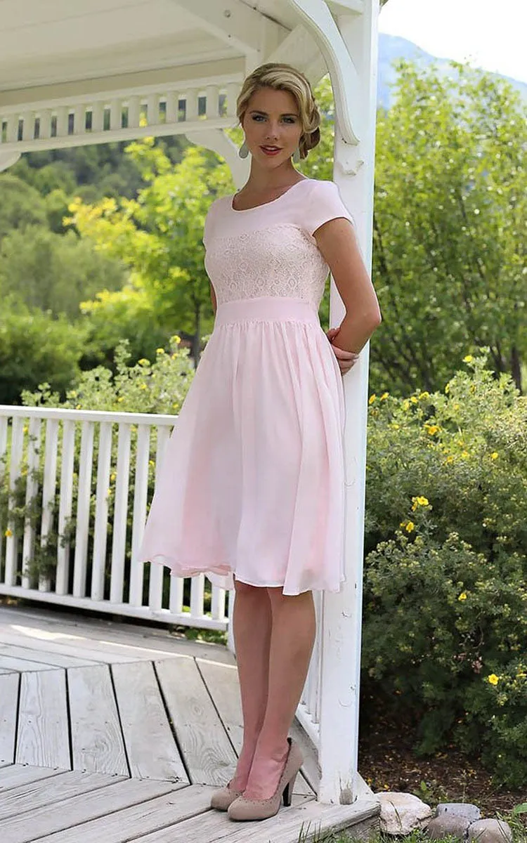 Short Sleeve Knee-length Dress With Lace Embellishment-309337