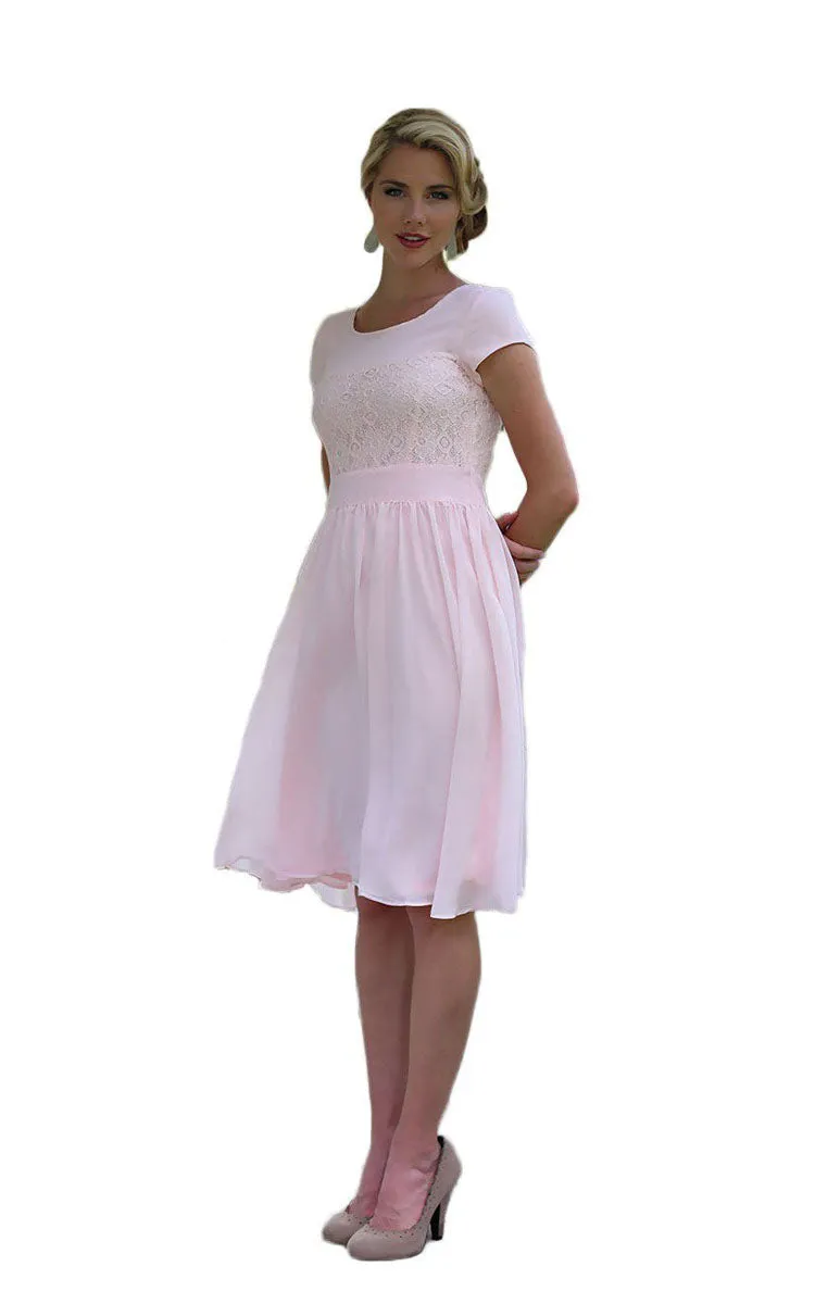 Short Sleeve Knee-length Dress With Lace Embellishment-309337