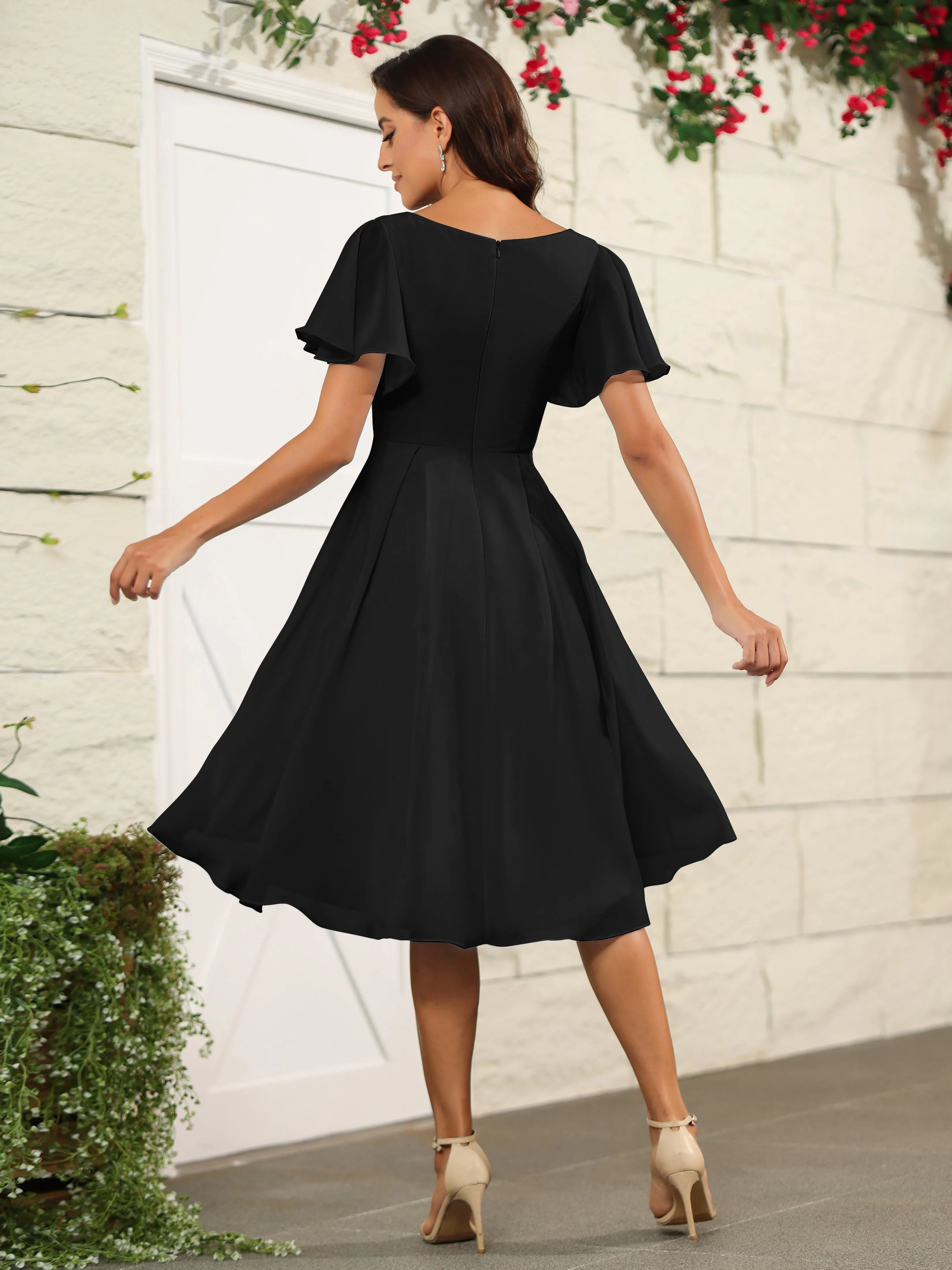 Short Sleeves Chiffon V Neck Knee Length Bridesmaid Dresses