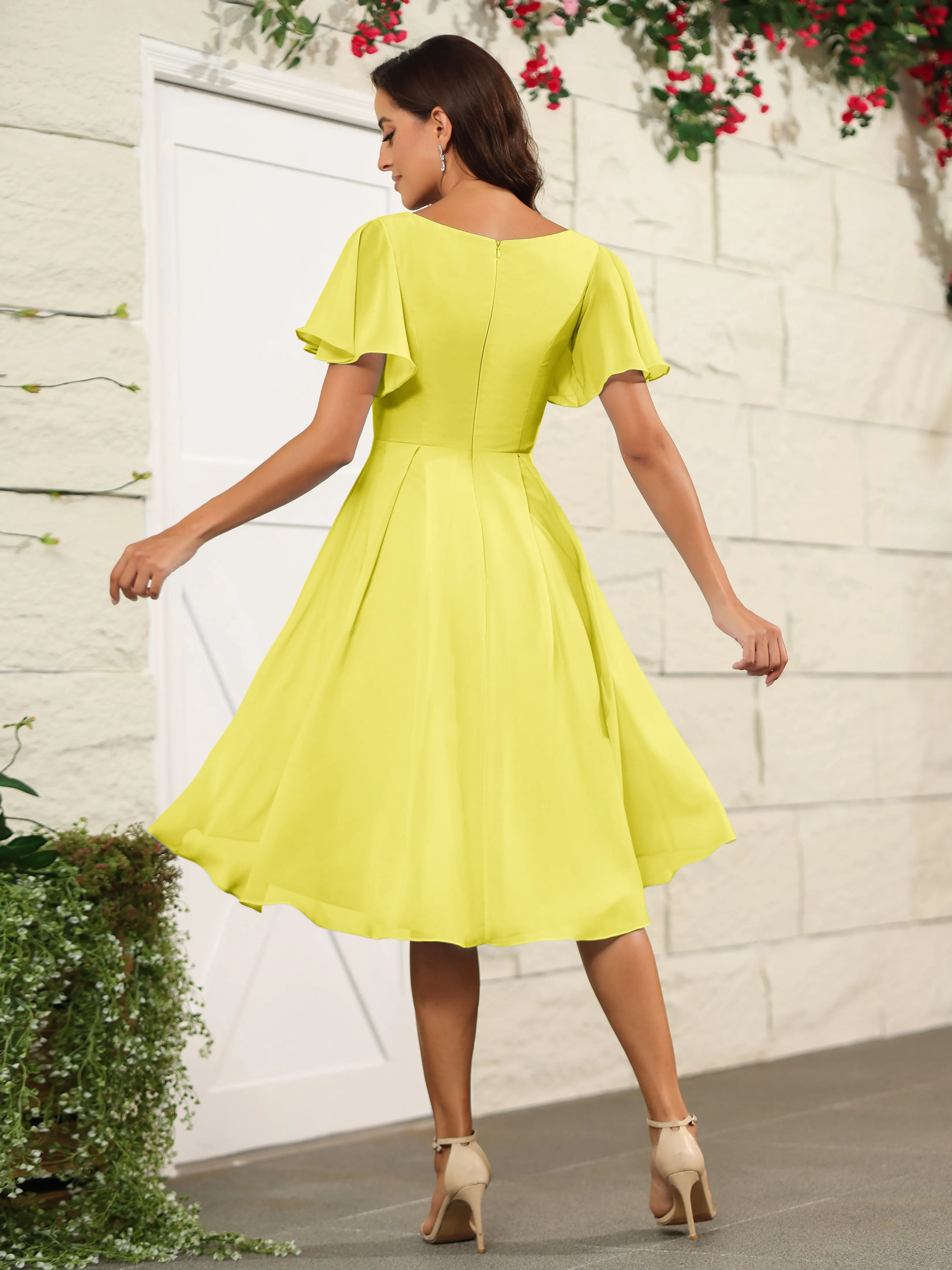 Short Sleeves Chiffon V Neck Knee Length Bridesmaid Dresses