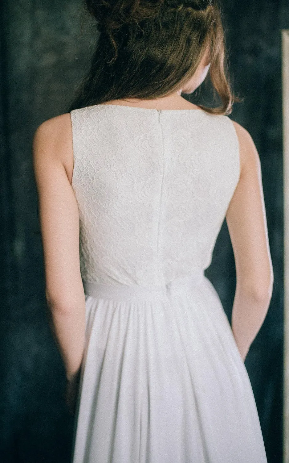 Simple A-Line Sleeveless Sleeve Chiffon Lace Wedding Dress-712228